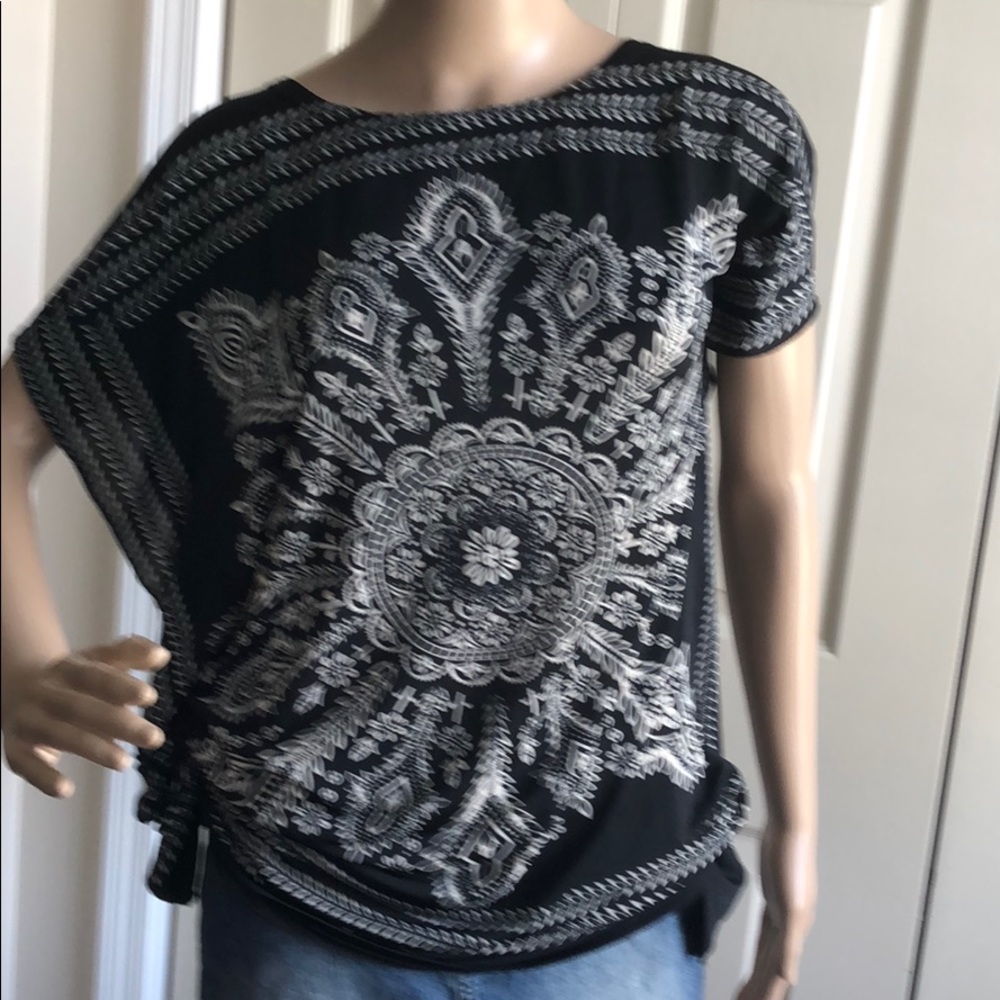 Beautiful Black and White Top